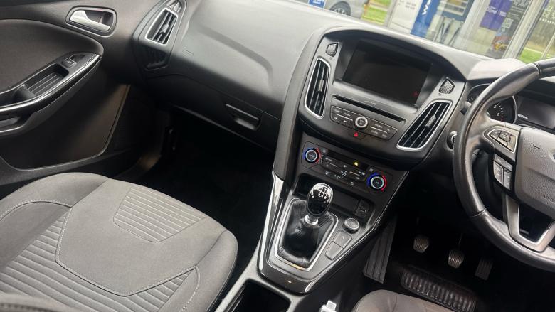 Ford Focus 1.0 EcoBoost 125 Titanium 5dr Petrol Hatchback